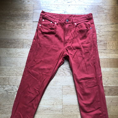 Rote Jeans