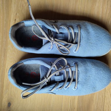 Chaussures bleues en laine