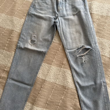 Jeans C&A con buchi