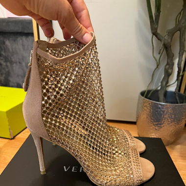 Guess High Heels