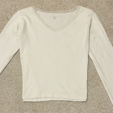Maglia manica lunga bianca con scollo in pizzo