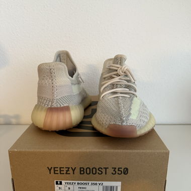 Adidas Yeezy Boost 350 V2 Sneakers