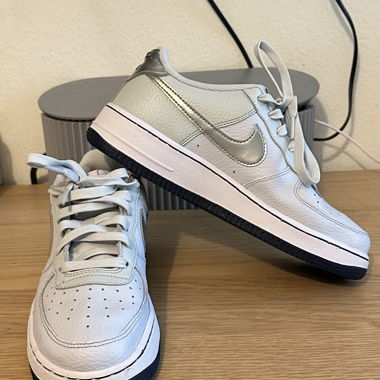 Nike Air Force 1 Low Gris Clair / Argent Métallisé