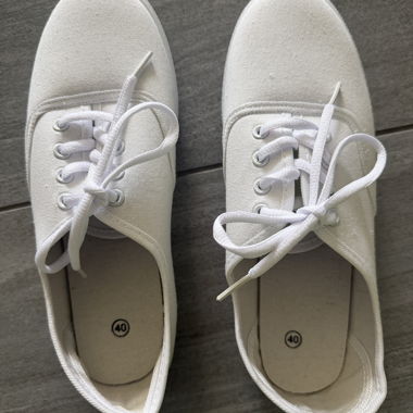 Weisse Sneakers 