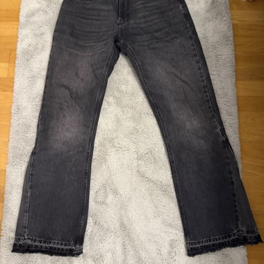 Jeans évasés de Zara en noir