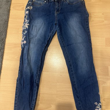 Jeans Bodyflirt con ricamo