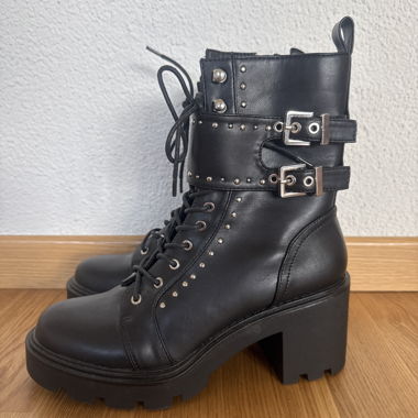 Schwarze Stiefel