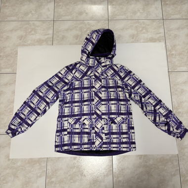 Violette Winterjacke