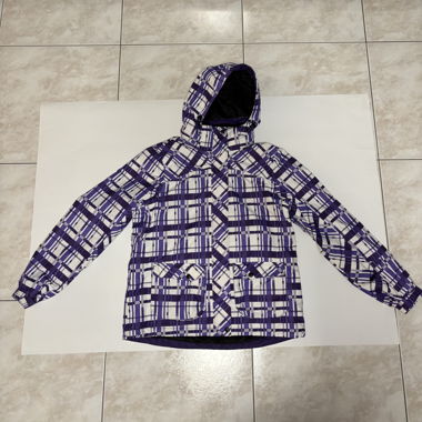 Violette Winterjacke