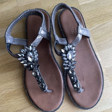 Sandales à paillettes taille 38