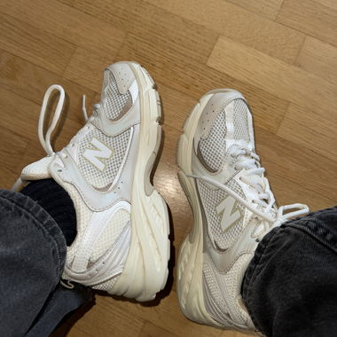 New Balance 530 bianca e beige