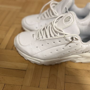 NIKE SHOX