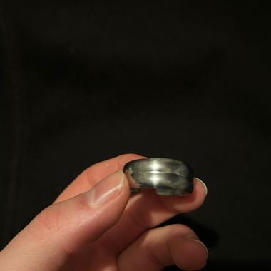 Breiter silberfarbener Ring