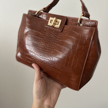 Sac a main marron effet crocodile