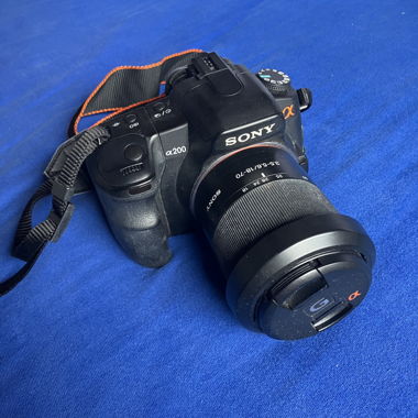Sony A200 SLR with Lens