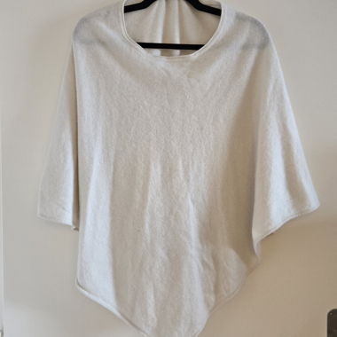 Poncho in cashmere bianco crema
