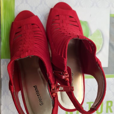 Sandales rouges à talon