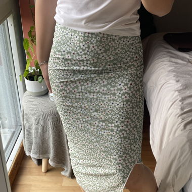 Long second hand skirt 