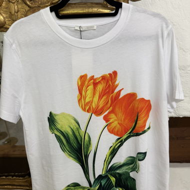 T-shirt bianco con stampa floreale