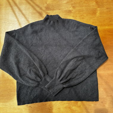Eleganter Pullover mit Kragen