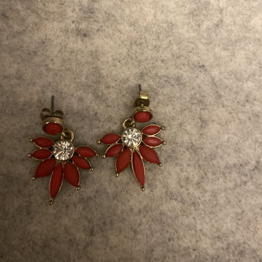 Orecchini a fiore rosa con strass