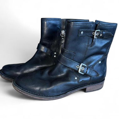 Vintage leather UGG boots