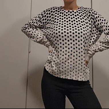 Gepunkteter Pullover