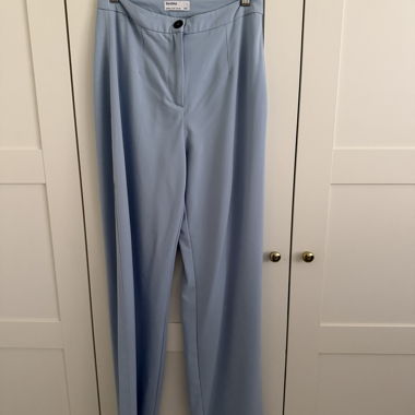 Pantalon en tissu bleu Bershka