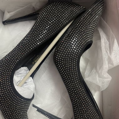 Queen high heel
