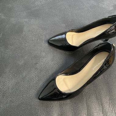 Roberto Santi pumps in lack