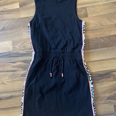 Schwarzes ärmelloses Kleid mit Kordelzug