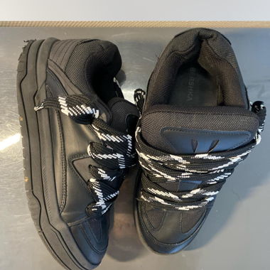 Baskets noires Bershka avec lacets