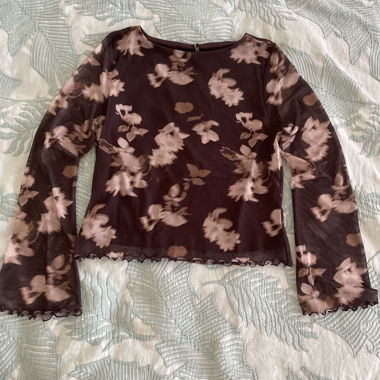 Long-sleeve T-shirt