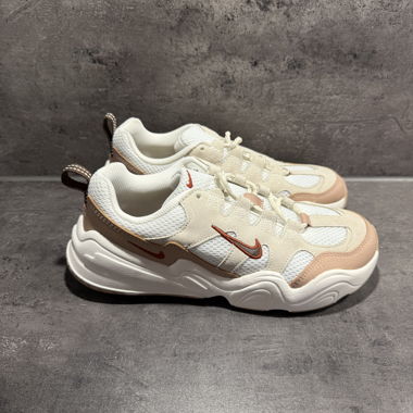 Nike Tech Hera Beige