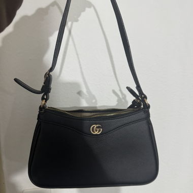Schultertasche schwarz