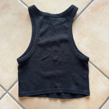 Black crop top