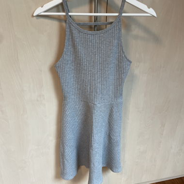 Sommerkleid grau mit schönem Rücken