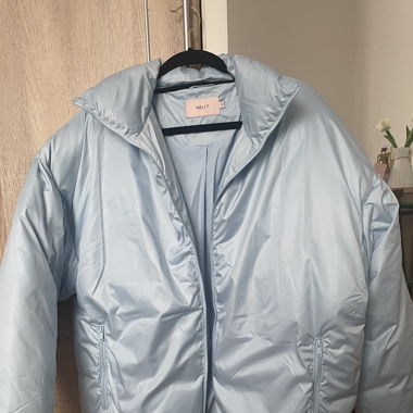 Hellblaue Pufferjacke von Nelly, kaum getragen
