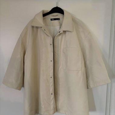Short-sleeved faux leather jacket Zara