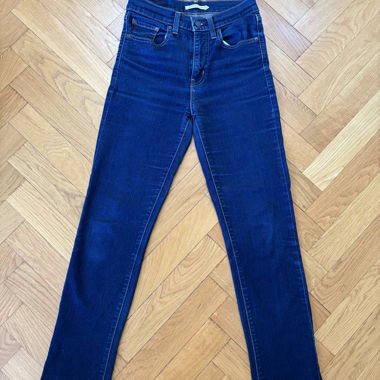Levi's 724 High Rise Straight Jeans