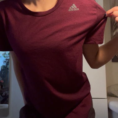 T-shirt Adidas bordeaux