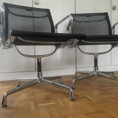 Chaises design Eames en aluminium, set de 2
