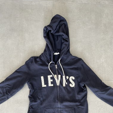 Levi’s sweatshirt 