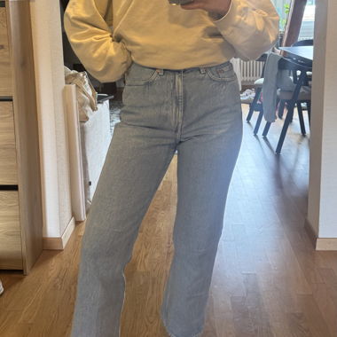 weekday  rowe jeans w 28