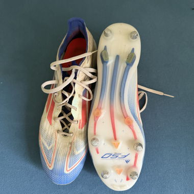 Scarpe da calcio Adidas con tacchetti