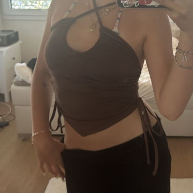 Haut court dos nu style halter marron