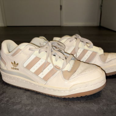Cream Adidas Sneakers