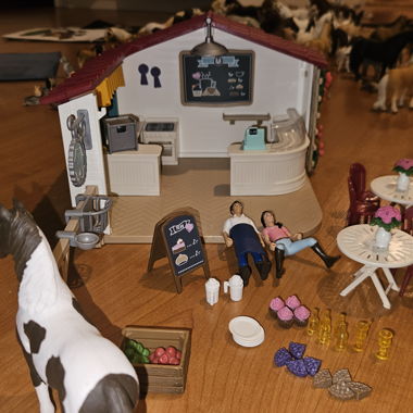 Schleich Reiterhof Café