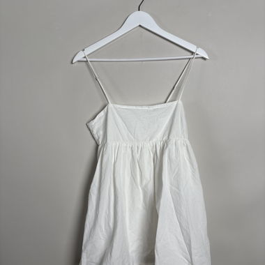 Weisses Pull&Bear-Kleid