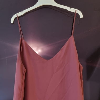 Elegantes Spaghettiträgeroberteil